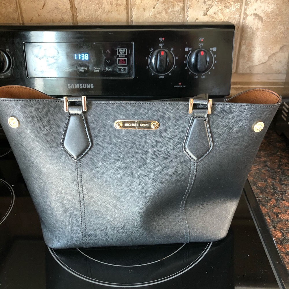 Michael kors tote bag!!!!